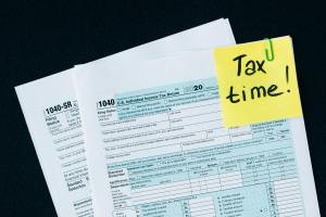 difference between tax credits and tax deductions